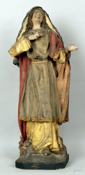 Maddalena in cartapesta dipinta, poggiante su base in legno, XIX secolo, altezza 46 cm, (difetti).