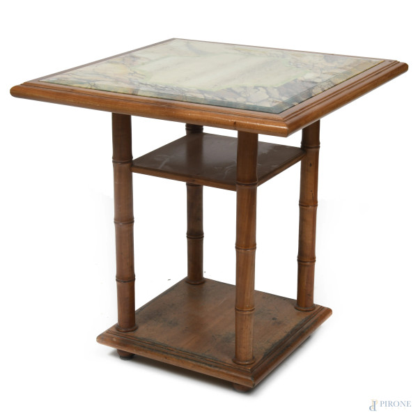 Tavolino in noce con piano quadrato a vetro  contenente tavola in compensato decorata a tecnica mista con quadrature a finto marmo, XX secolo, cm 72x64x64, (segni di usura, scalfiture, graffi, difetti)