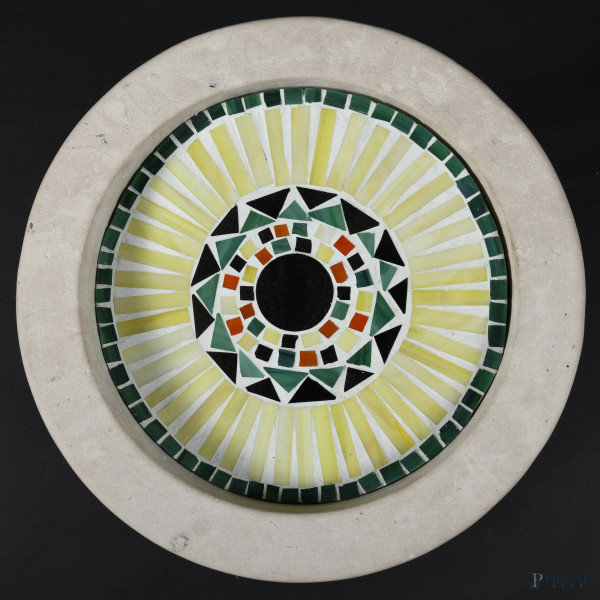 Tavolino a guisa di base di colonna in marmo con piano in gesso e pasta vitrea, XX secolo, cm 40,...