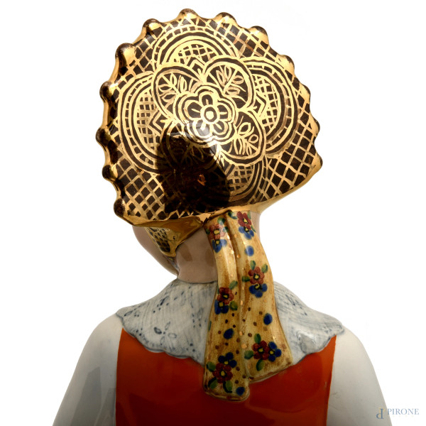 Ceramica CIA Torino, gruppo in ceramica policroma e dorata raffigurante pastorella con capretta e...