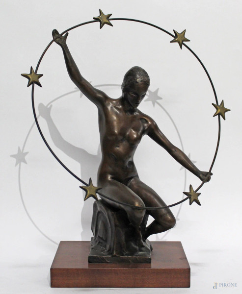Ugo Attardi - Europa, multiplo in bronzo, poggiante su base
