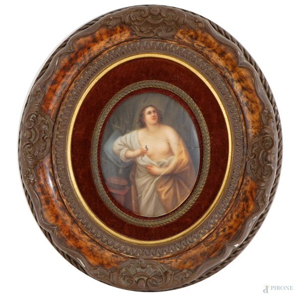 Miniatura in porcellana dipinta raffigurante la Cleopatra di Guido Reni, cm h 8,7x7, entro cornice, (difetti e restauri)