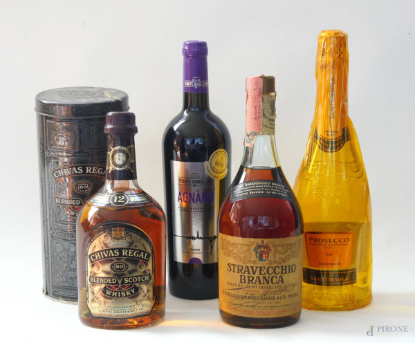 Lotto di 4 bottiglie whisky liquore e vino