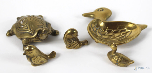 Lotto di cinque animali in metallo dorato, misure max cm. 8x10