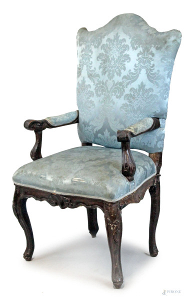 Poltrona Luigi XV in noce, schienale e seduta e braccioli imbottiti e rivestiti in tappezzeria damascata celeste, cm h 117, (difetti)