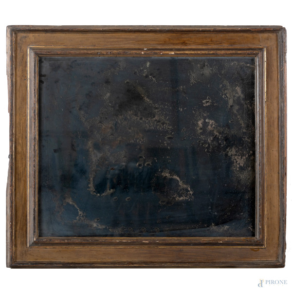 Specchiera in legno dorato e intagliato, XIX-XX secolo, cm 84x72,5,  (scalfiture, difetti, fori di tarlo, rotture)
