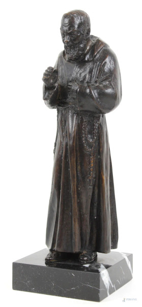 Padre Pio, scultura in bronzo, alt. cm 26, base in marmo