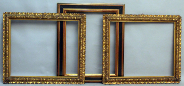 Lotto composto da quattro cornici in legno dorato, cm. 82x69 -61,5x49,5 -coppia 66x54,5.