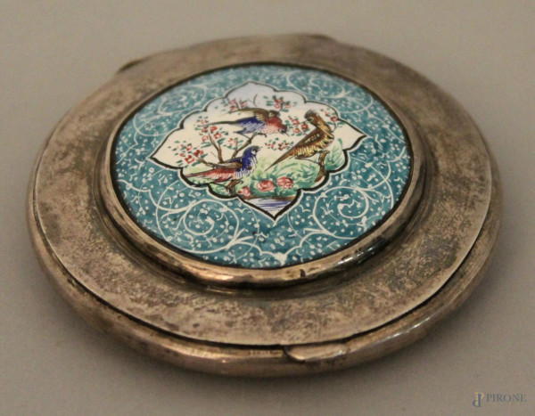 Porta cipria in argento e smalto, Persia primi 900, diam, 7 cm.