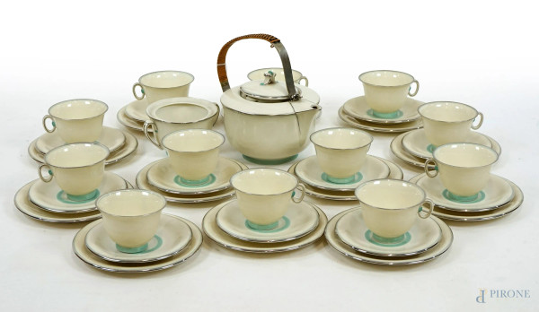 Servizio da thè in porcellana bianca con finiture turchesi e argentate, Cecoslovacchia, Manifattura Pirken Hammer, XX secolo. 