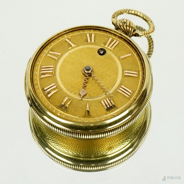 Orologio da tasca con cassa in oro 18 kt, inizi XX secolo, diam. cm 4,5, (meccanismo da revisionare)