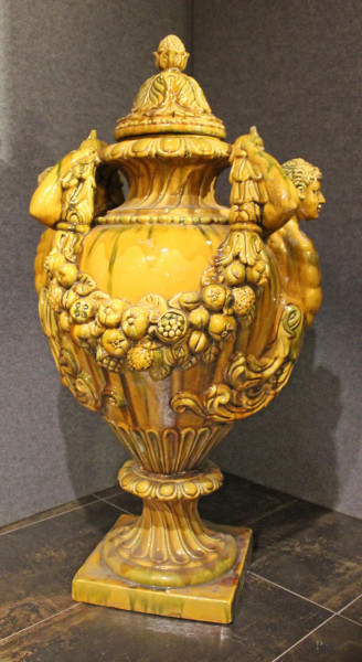 Grande potiche in maiolica gialla
