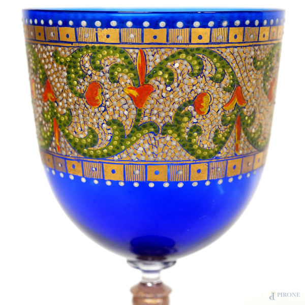 Lotto composto da 3 calici di diversa fattura in vetro, XX secolo, altezza massima cm 30,5