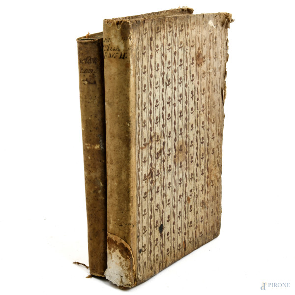 Lotto di due libri di argomento teologico, XVIII secolo, (segni di usura, rotture, strappi, mancanze, difetti)
