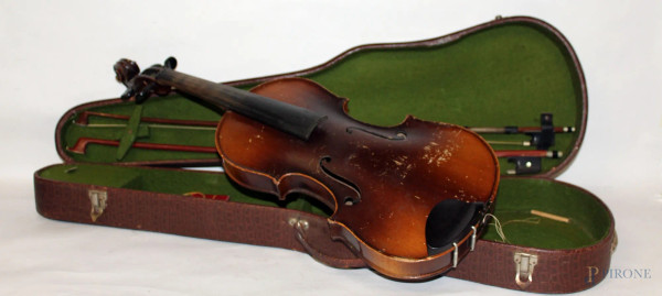Violino completo di custodia originale, (mancante di corde).