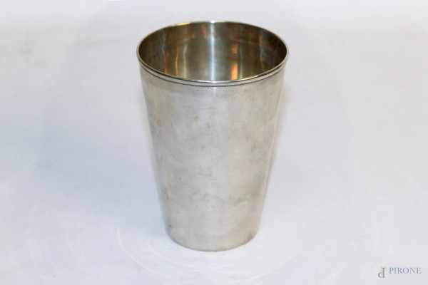 Bicchiere in argento, gr. 100, h.12 cm.