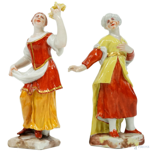 Coppia di figure in porcellana policroma, Doccia, manifattura Ginori, XVIII secolo, cm h 10,5, (difetto ad un dito).