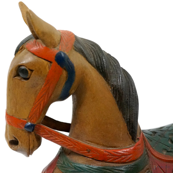 Lotto composto da otto cavalli in legno, pelle, pelliccia e stoffa, XIX-XX secolo, misura max cm ...