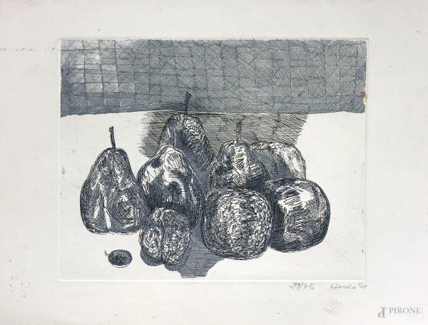 Natura morta con frutta, incisione a bulino su carta, firmata e numerata 29/75, punzone Alberto Caprini stampatore, cm 47x34