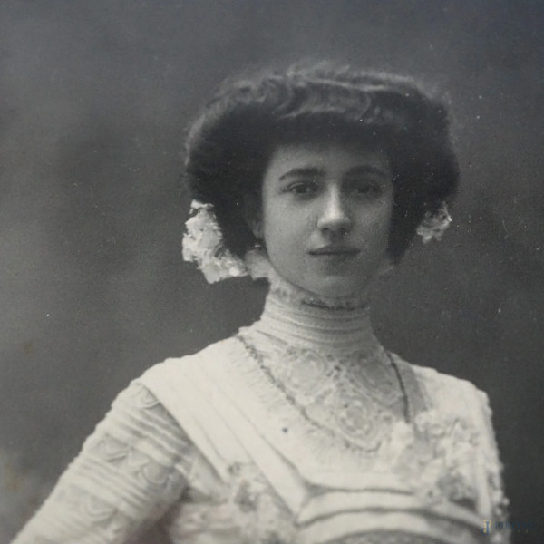 Fotografia d'epoca di Varischi & Artico Milano, cm 19x10, entro cornice in legno, ingombro cm 35,...