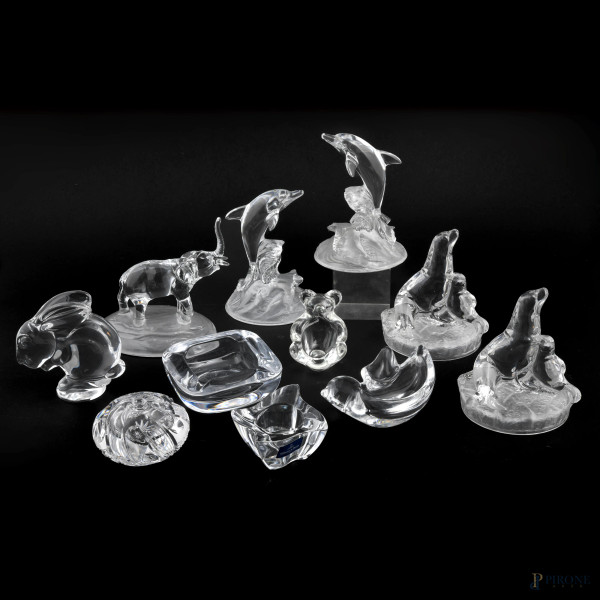 Lotto di 11 fermacarte in vetro e cristallo, XX secolo, altezza massima cm 16, (segni di usura)