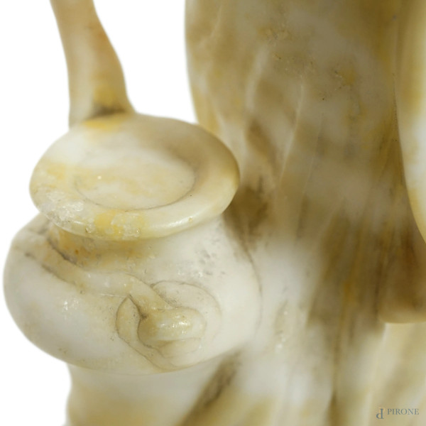 Acquaiola, scultura in alabastro, XX secolo, altezza cm 30,5 (difetti)