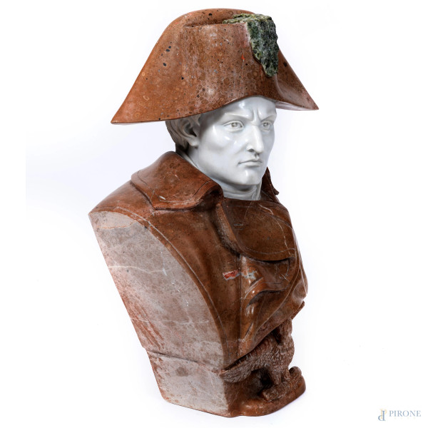 Napoleone Bonaparte, XX secolo, scultura in marmo, altezza cm 68, (scalfiture, rotture)