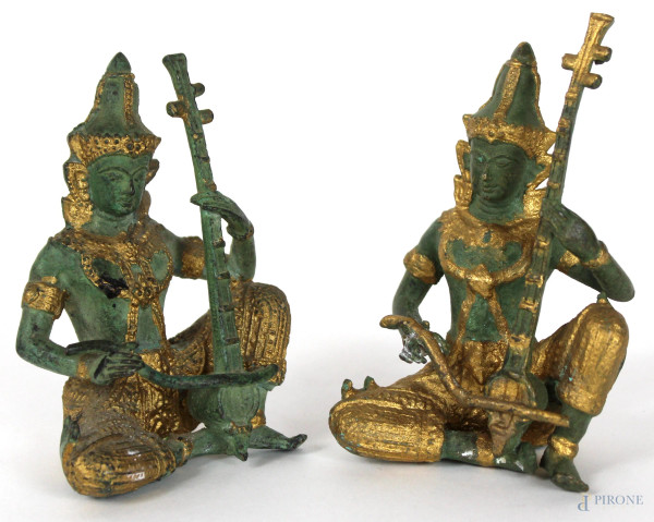 Coppia di sculture tibetane in bronzo, altezza cm.11,5, XX secolo.