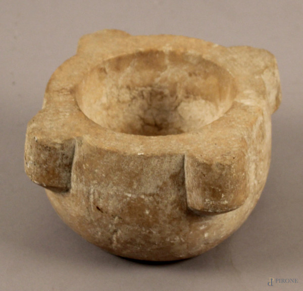 Antico mortaio in marmo, cm 11,5x21,5.