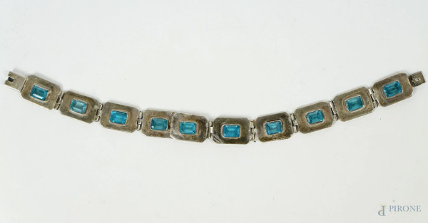 Bracciale in argento 925 e pietre azzurre, lunghezza cm 18, (lievi difetti).