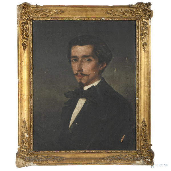 Ritratto di gentiluomo con baffi, XIX-XX secolo, olio su tela, cm 64x51,5, entro cornice, (segni di usura, abrasioni e ondulazioni del supporto, cadute di colore, difetti)