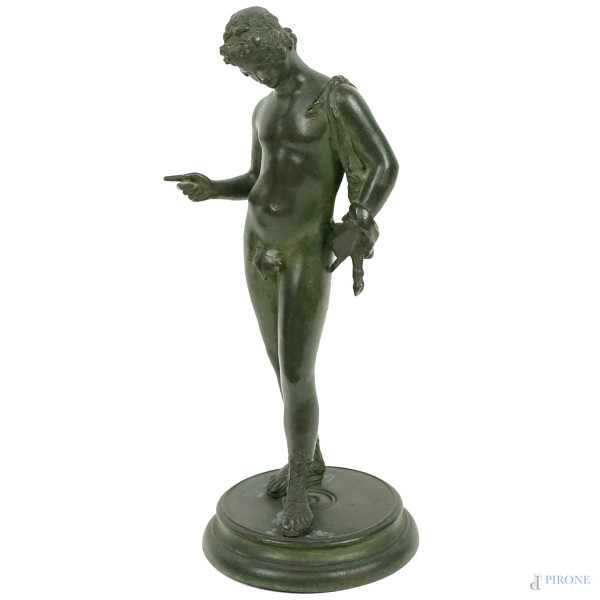 Narciso, scultura in bronzo brunito, XX secolo, h cm 26,5