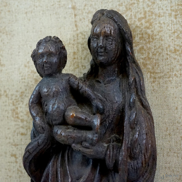 Immacolata Concezione con il Bambino, scultura lignea, area tedesca, XIX secolo, cm h 37,5, entro...
