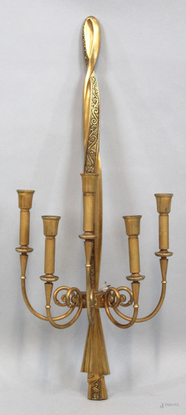 Applique in bronzo dorato, a cinque luci, braccia sinuose, marcato Lumi d'arte Simonetti G.& Figli, altezza cm 80