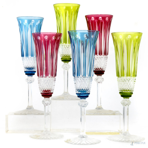 Lotto di sei flutes St. Louis Champagne in diversi colori, altezza cm 20,8