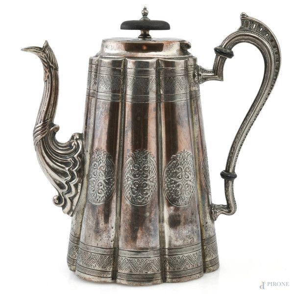 Caffettiera in metallo argentato, XX secolo, altezza cm 23,5, (segni di usura)