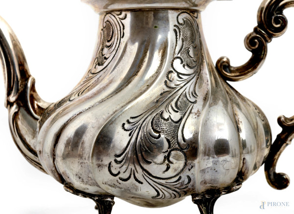 Servizio da the e caffè in argento 800, misura massima cm 22x22, peso totale gr 1260