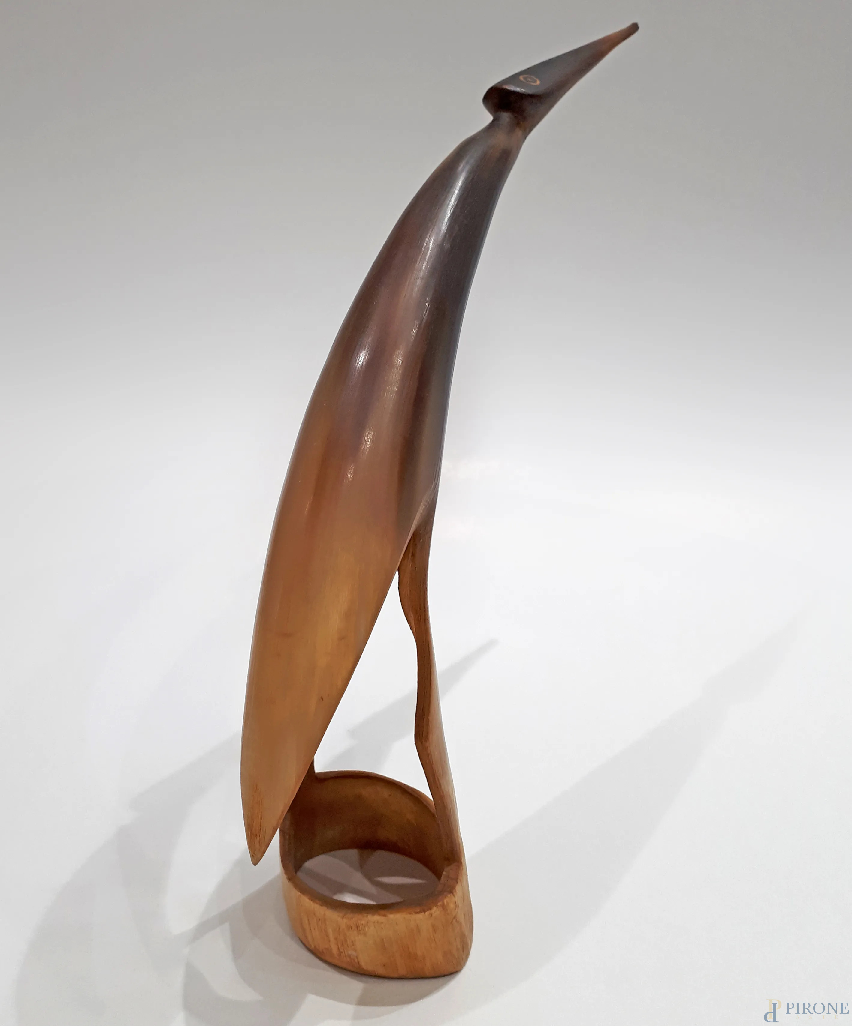 Manifattura italiana design anni 30, scultura in corno raffigurante airone  stilizzato, altezza cm 28 - Asta ASTA A TEMPO DI ANTIQUARIATO E ARTE  MODERNA - Aste Pirone