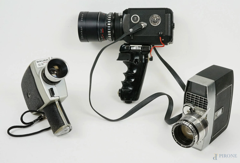 Lotto di tre telecamere Bauer Super C3, Bell & Howell, L & R.L, misure max cm 23x22x7, (difetti)  - Asta ASTA A TEMPO di Arte Moderna e Antiquariato - Aste Pirone