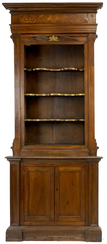 Libreria a giorno in noce, XVIII secolo, cm h 276x96x33, (da incasso, difetti, parti sostituite).  - Asta ASTA A TEMPO DI ANTIQUARIATO E ARTE MODERNA - Aste Pirone