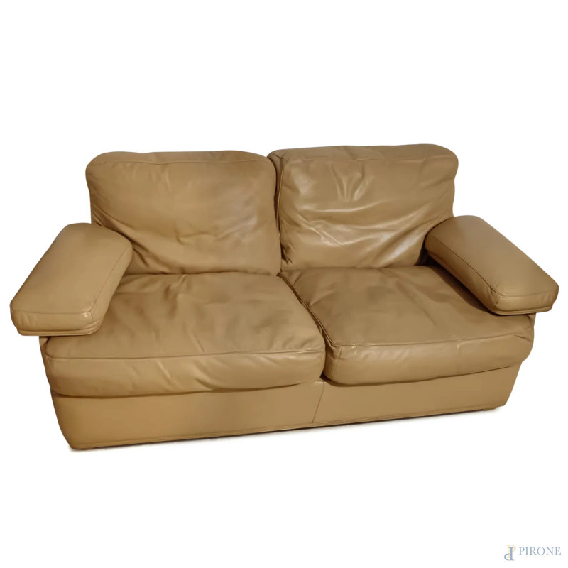 Divano Frau due posti, cm 75x145x90, (difetti)  -  Pirone Last Call - Aste Pirone