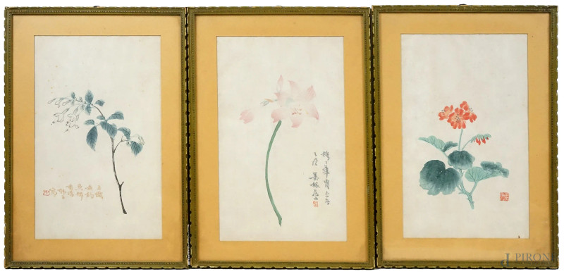 Artista orientale del XX secolo, Fiori, tre acquarelli su carta, cm 29x18, entro cornici, (macchie sulla carta)  - Asta ASTA A TEMPO DI ANTIQUARIATO E ARTE MODERNA - Aste Pirone