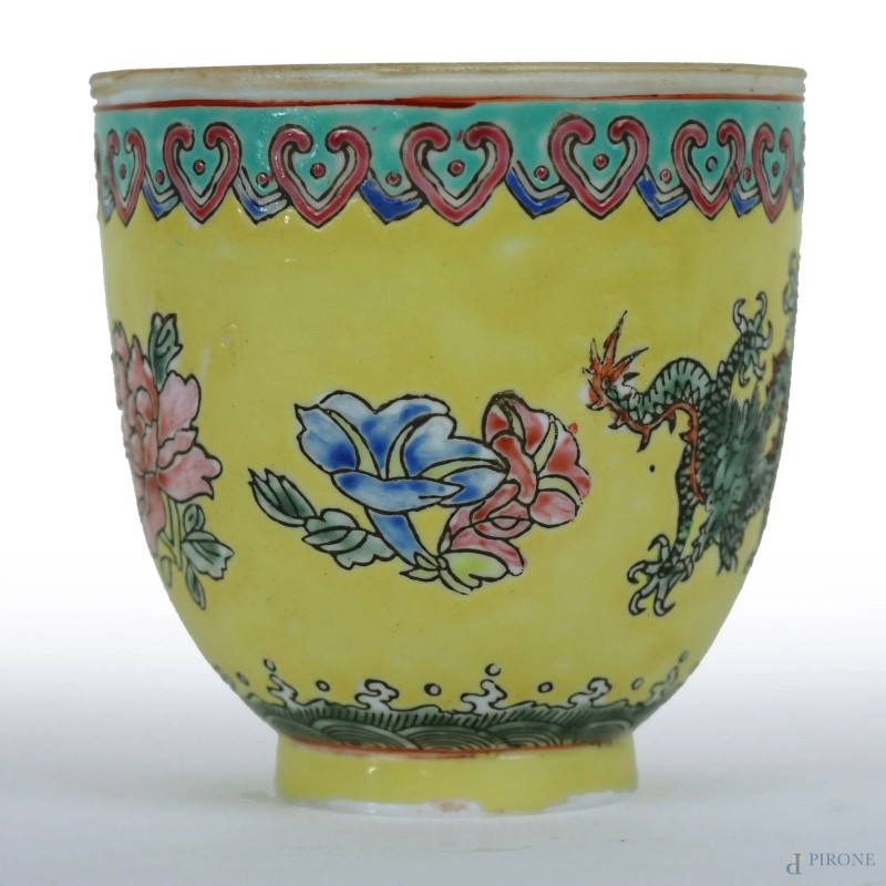 Tazzina a decoro di fiori e dragoni, cm h 8x8, Cina, XX secolo  - Asta ASTA DI ANTIQUARIATO E ARTE MODERNA - Aste Pirone