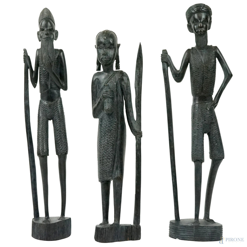 Tre sculture africane in legno ebanizzato, XX secolo, alt. max cm 38.  - Asta ASTA A TEMPO di Arte Moderna e Antiquariato - Aste Pirone