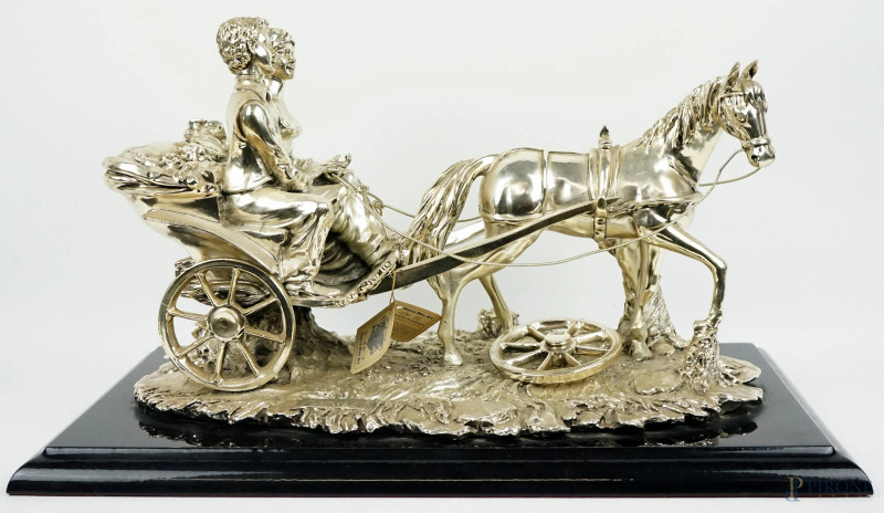 Carrozza, scultura in resina argentata, cm h 23x39x22, XX secolo, (difetti).  - Asta ASTA DI ARTE MODERNA, CONTEMPORANEA E VINTAGE - Aste Pirone