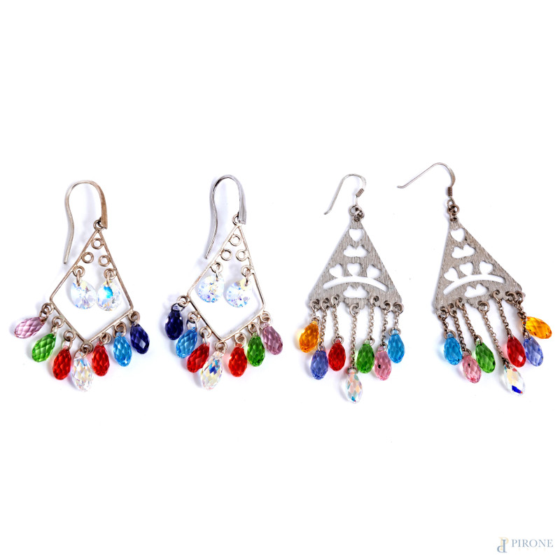 Lotto di due coppie di orecchini in argento ed elementi in resina, lunghezza massima cm 9, peso lordo complessivo gr 25  - Asta ASTA A TEMPO | VARIÆ - Aste Pirone