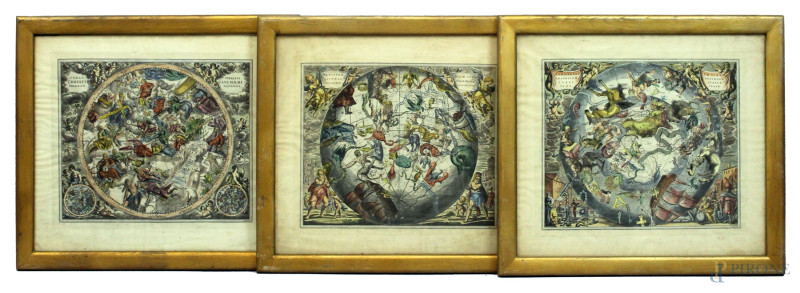 Tre stampe a colori raffiguranti emisferi, tratte dall' Harmonia Macrocosmica di Andreas Cellarius, cm 39x44, XX secolo, entro cornici  - Asta Asta a Tempo di Antiquariato e Arte Moderna - Aste Pirone