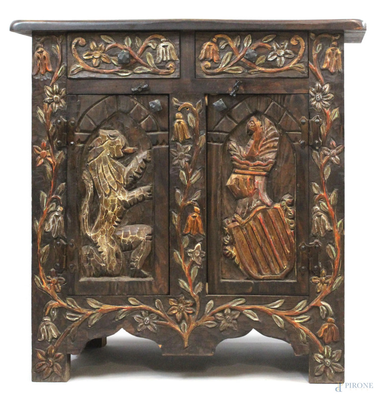 Credenza in legno intagliato e dipinto, XX secolo, fronte a due cassetti e due sportelli, cm h 80x80x40, (difetti).  - Asta ANTIQUARIATO E ARTE MODERNA - Aste Pirone