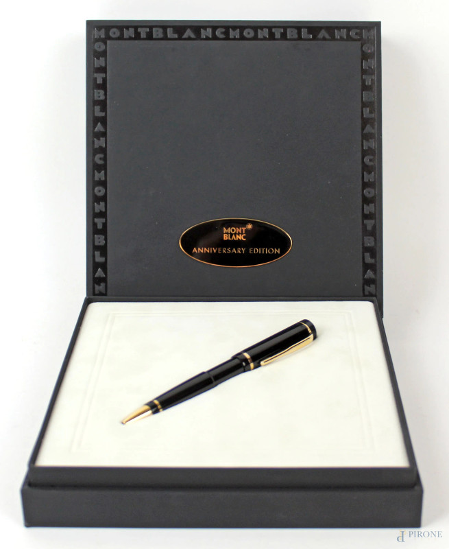 Montblanc, Anniversary Edition 1906-2006, penna a sfera in resina nera, n. serie individuale 18068/45000, lunghezza cm 12,5, entro cofanettto originale.  - Asta Asta a Tempo di Antiquariato e Arte Moderna - Aste Pirone