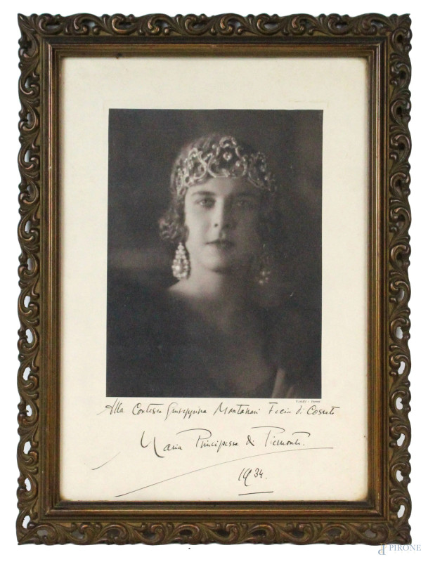 Principessa Maria di Belgio, fotografia del 1934, cm 24x18, entro cornice.  - Asta ANTIQUARIATO E ARTE MODERNA - Aste Pirone